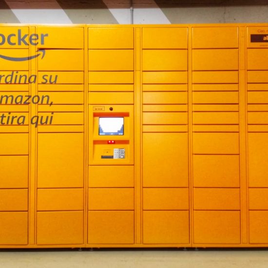 Amazon regala 10 euro se usi Amazon Hub Locker o Counter